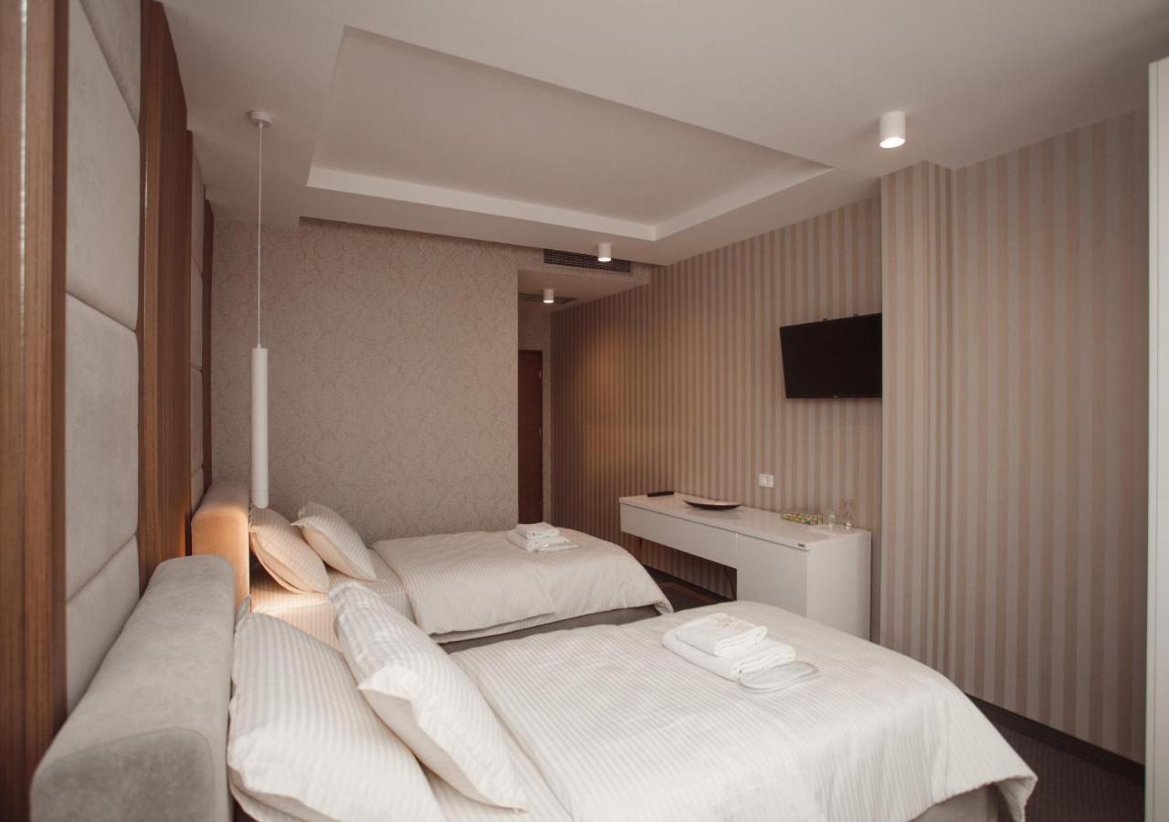 Hotel Chicago ชโคเดอร์ ภายนอก รูปภาพ