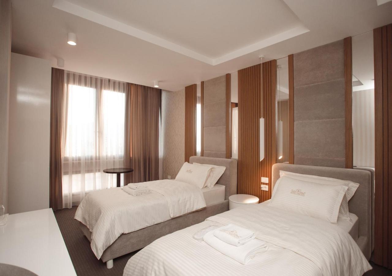 Hotel Chicago ชโคเดอร์ ภายนอก รูปภาพ