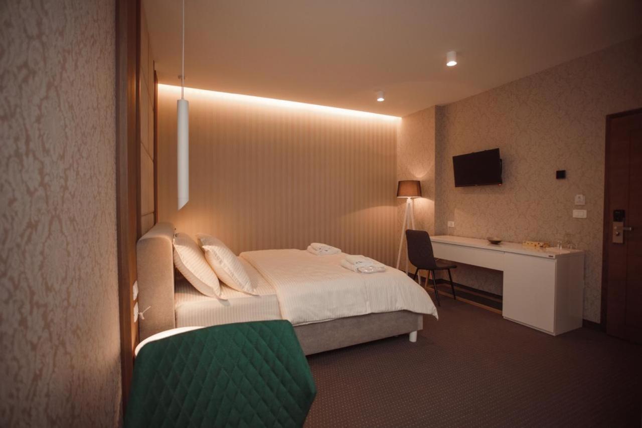 Hotel Chicago ชโคเดอร์ ภายนอก รูปภาพ
