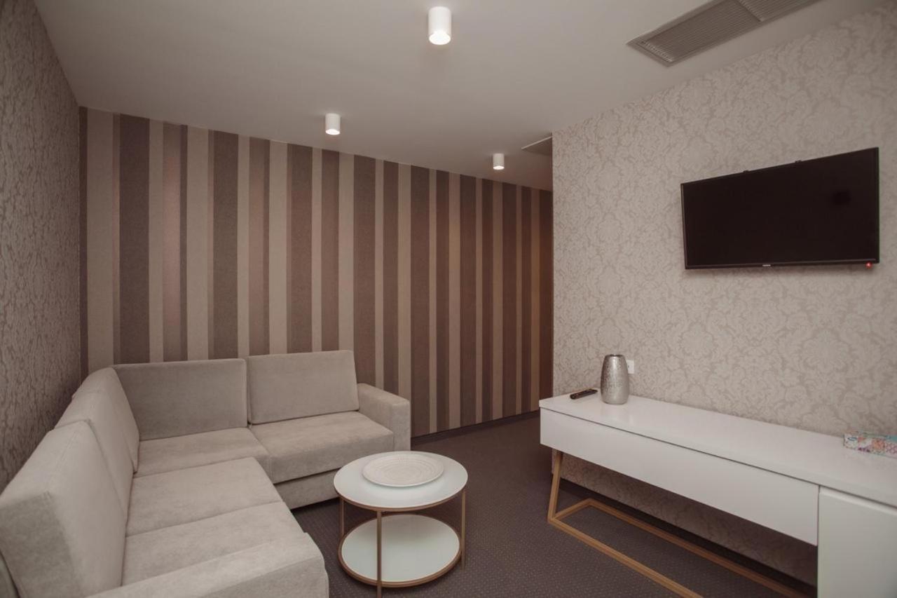Hotel Chicago ชโคเดอร์ ภายนอก รูปภาพ