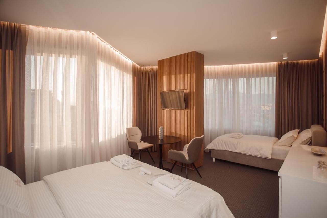 Hotel Chicago ชโคเดอร์ ภายนอก รูปภาพ
