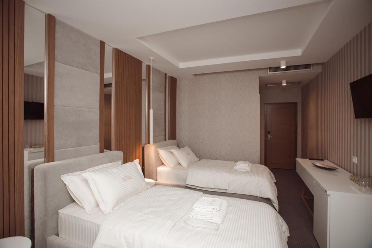 Hotel Chicago ชโคเดอร์ ภายนอก รูปภาพ