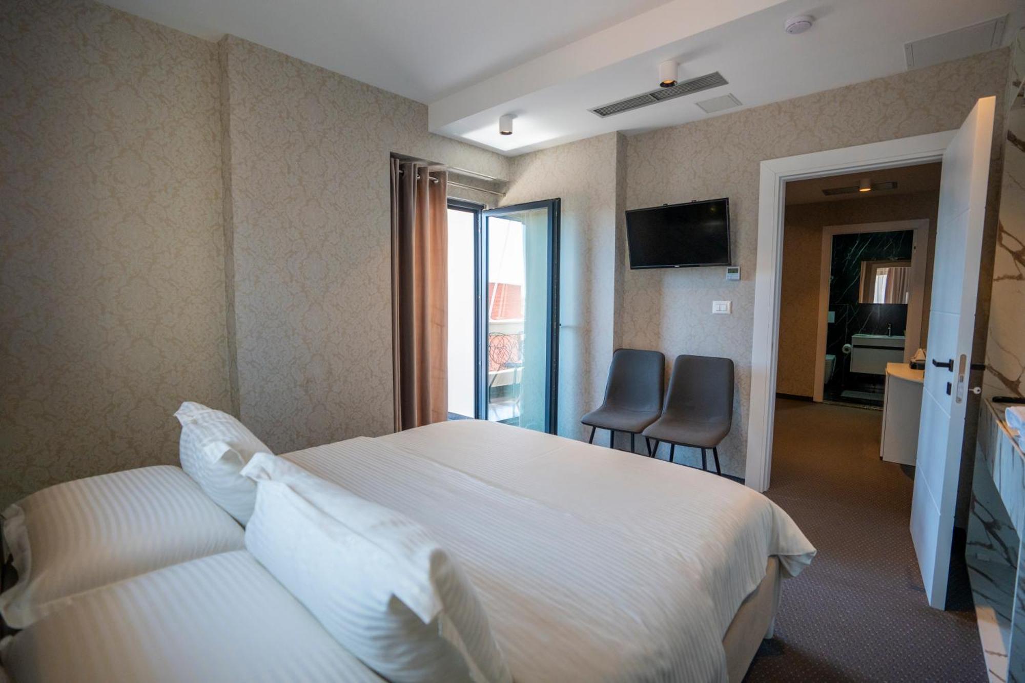 Hotel Chicago ชโคเดอร์ ภายนอก รูปภาพ