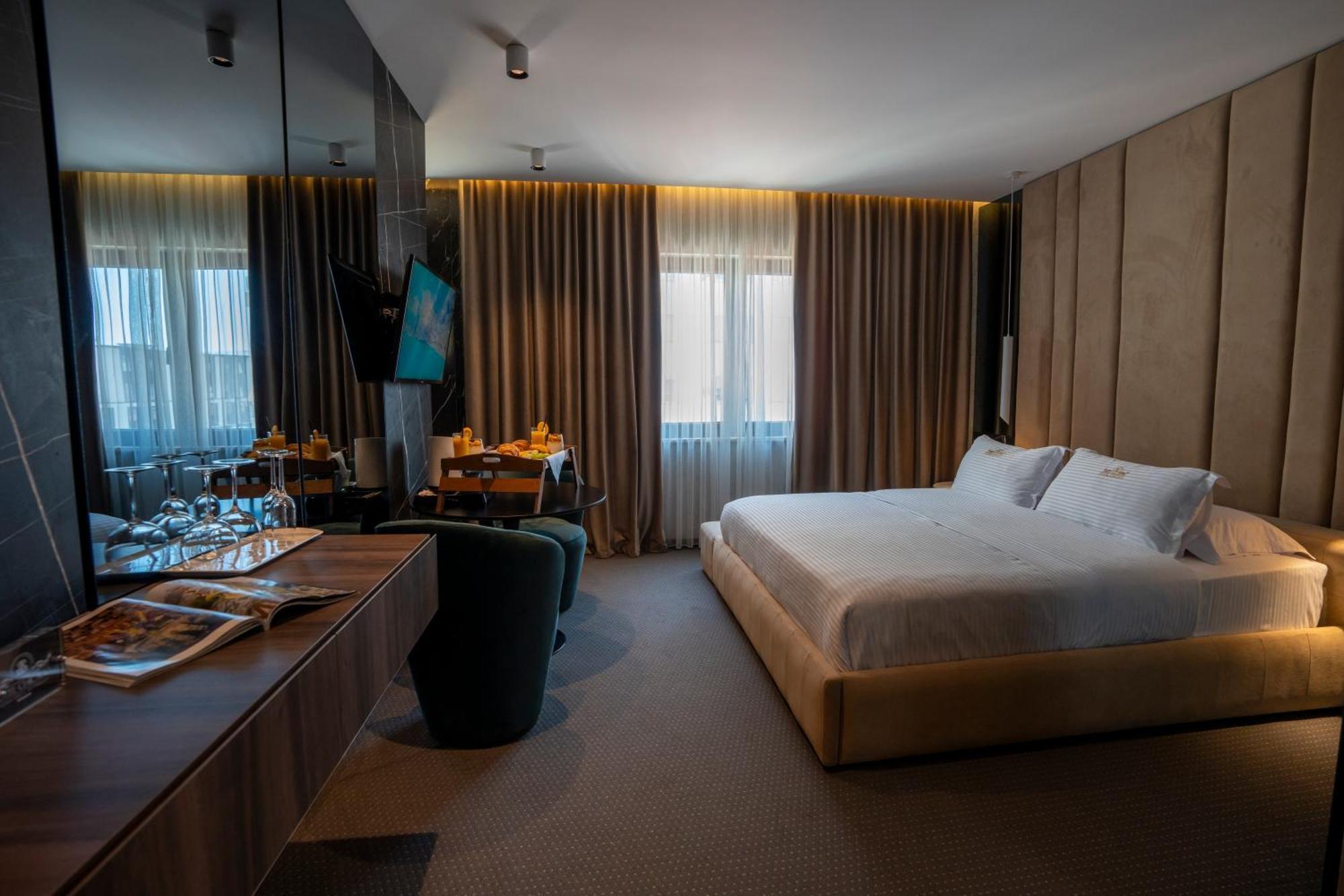 Hotel Chicago ชโคเดอร์ ภายนอก รูปภาพ