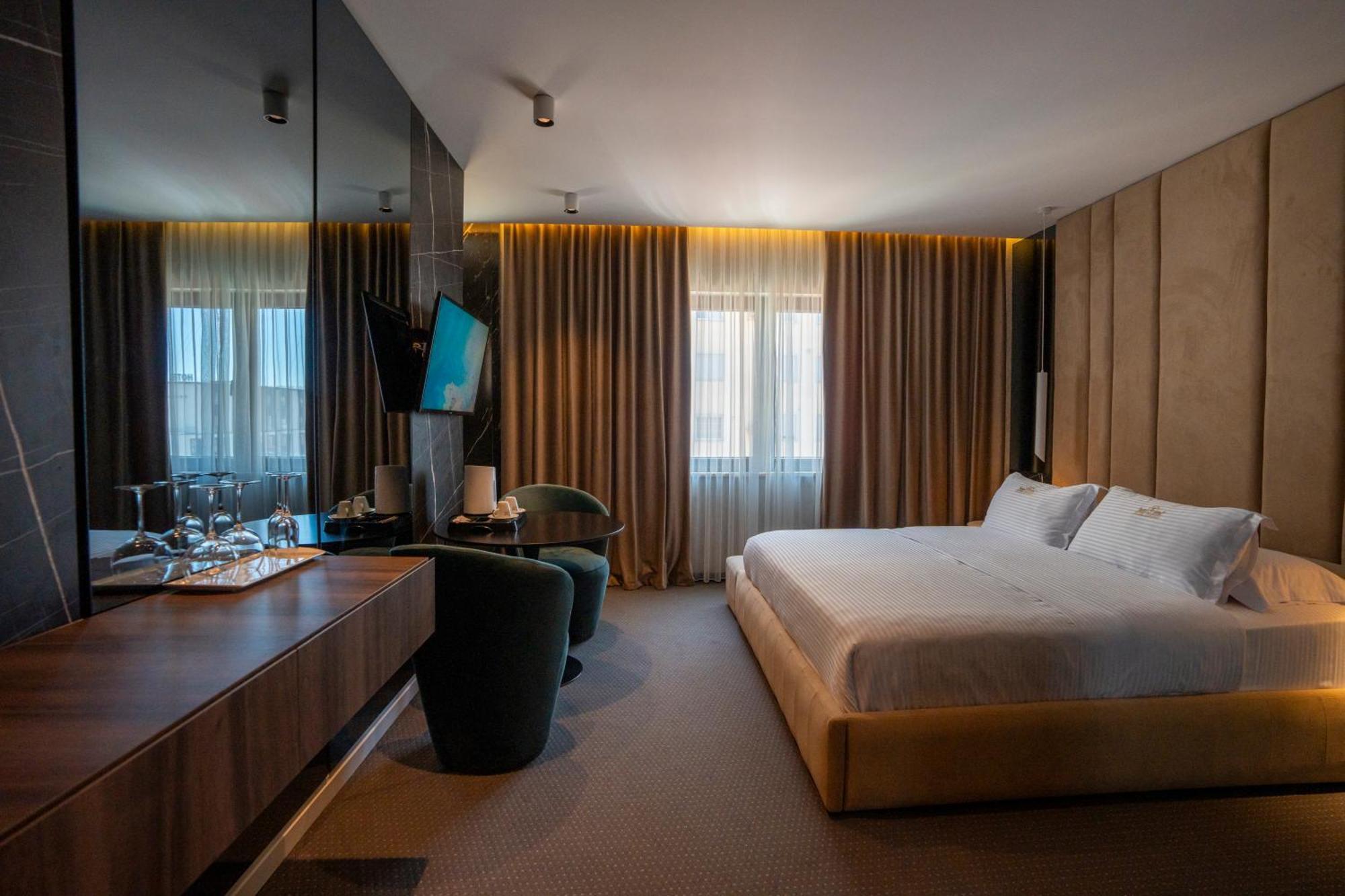 Hotel Chicago ชโคเดอร์ ภายนอก รูปภาพ