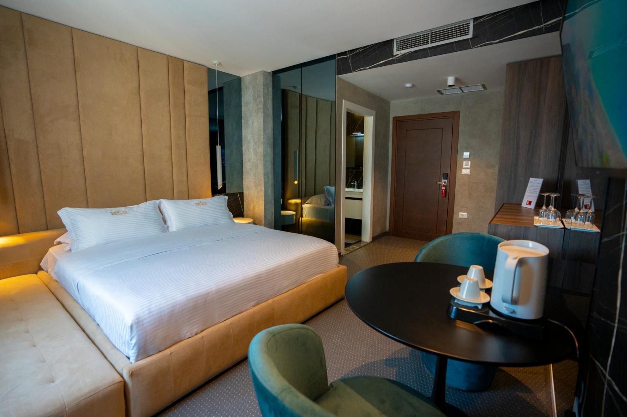 Hotel Chicago ชโคเดอร์ ภายนอก รูปภาพ